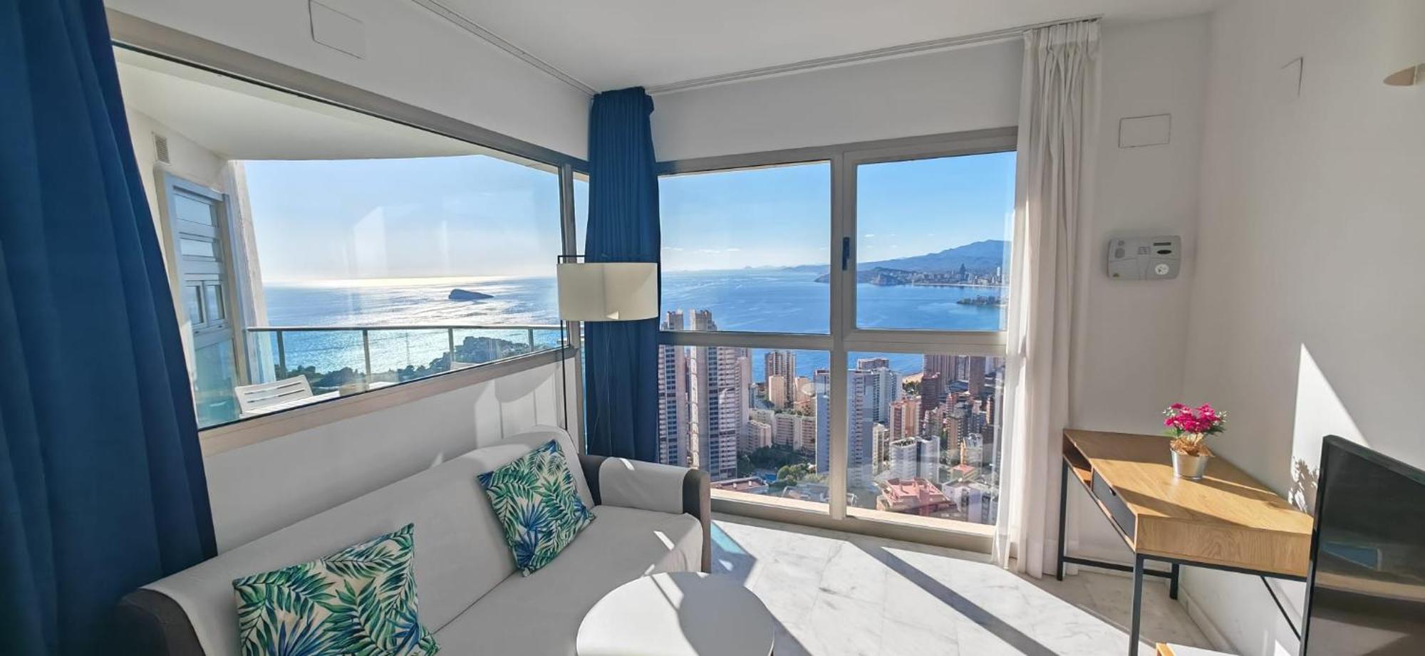 Highrise Apartment With Private Terrace & Sea Views - 34Th Floor Μπένιντορμ Εξωτερικό φωτογραφία